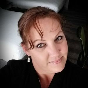 Meet your Posher, Nikole